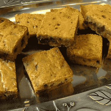Pecan-Chocolate Chip Blondies Recipe | SideChef