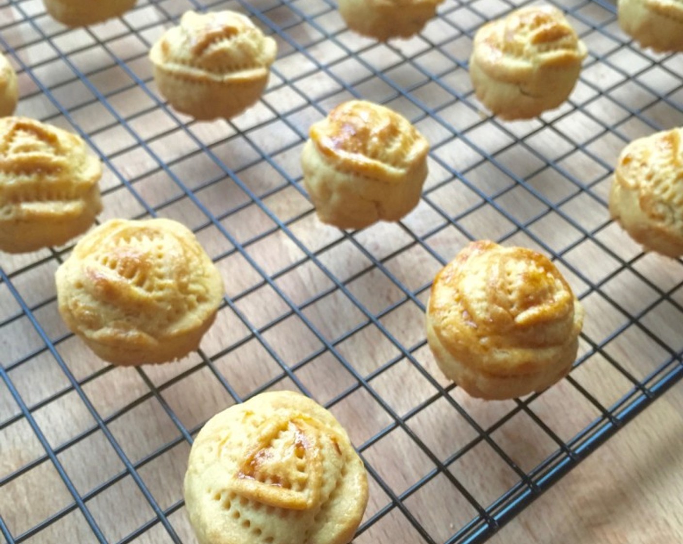 step 22 Transfer the baked pineapple tarts to cool completely on wire rack before storing in airtight containers.