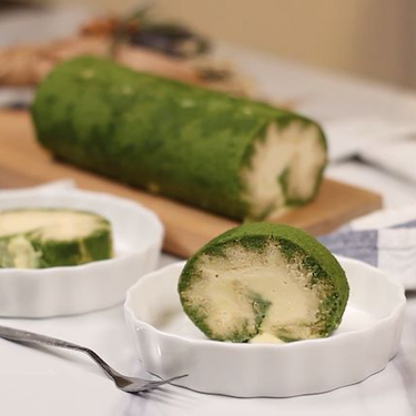 Matcha Hurricane Swiss Roll Recipe | SideChef