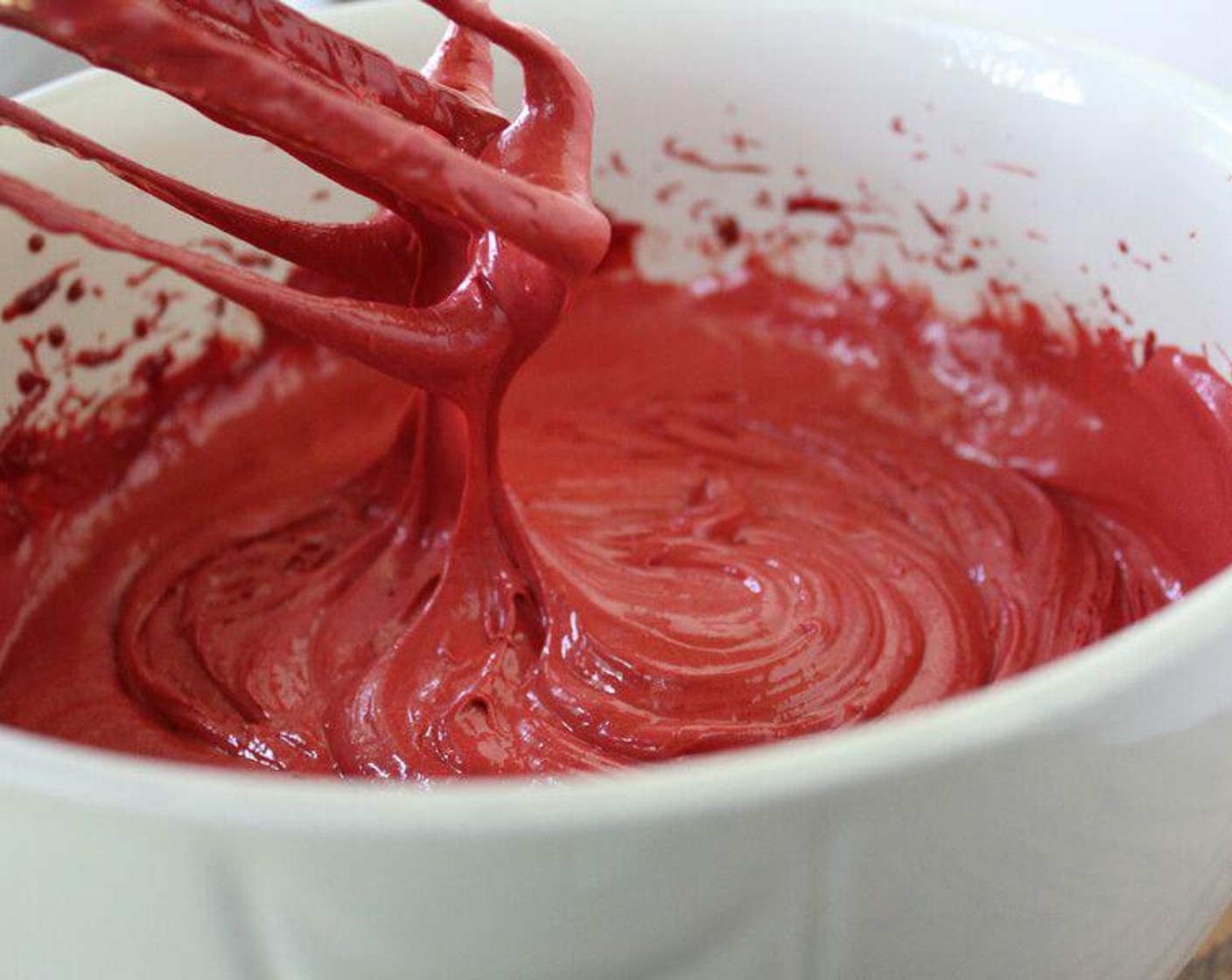 step 3 n a mixing bowl, combine the Red Velvet Cake Mix (1 box), Eggs (3), Vegetable Oil (1/2 cup) and Water (1/2 cup) with a hand mixer. Beat for about 3 minutes until the batter is smooth and creamy.