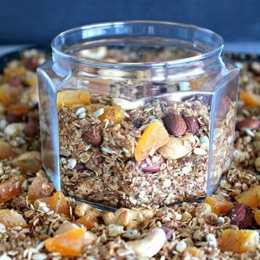 Honey Bran Granola with Almonds & Apricots Recipe | SideChef