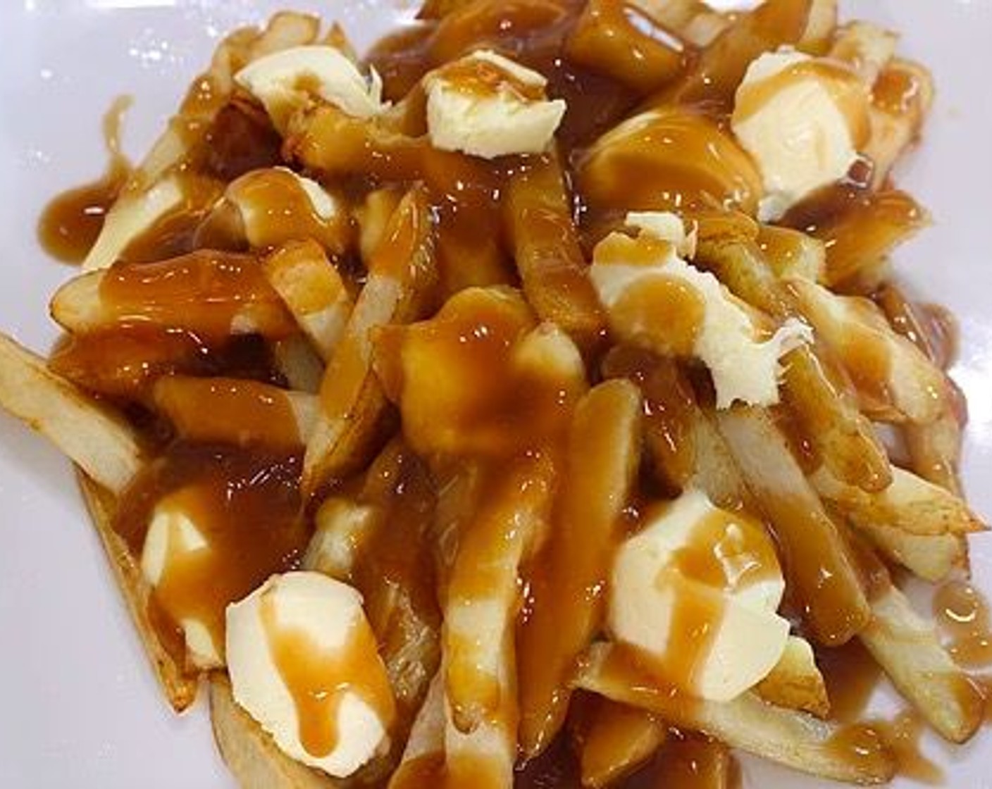 Beef Gravy and Cheese Poutine