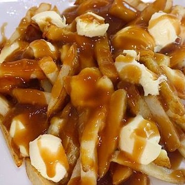 Beef Gravy and Cheese Poutine Recipe | SideChef