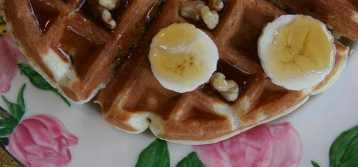 Banana and Walnut Waffles Recipe | SideChef