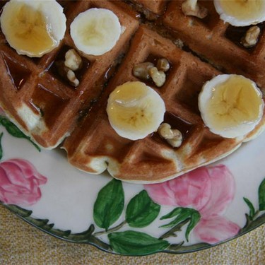 Banana and Walnut Waffles Recipe | SideChef