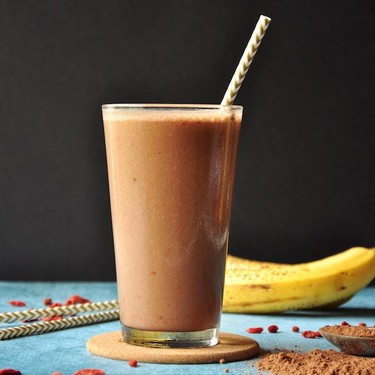 Chocolate Banana Smoothie with Goji Berries Recipe | SideChef