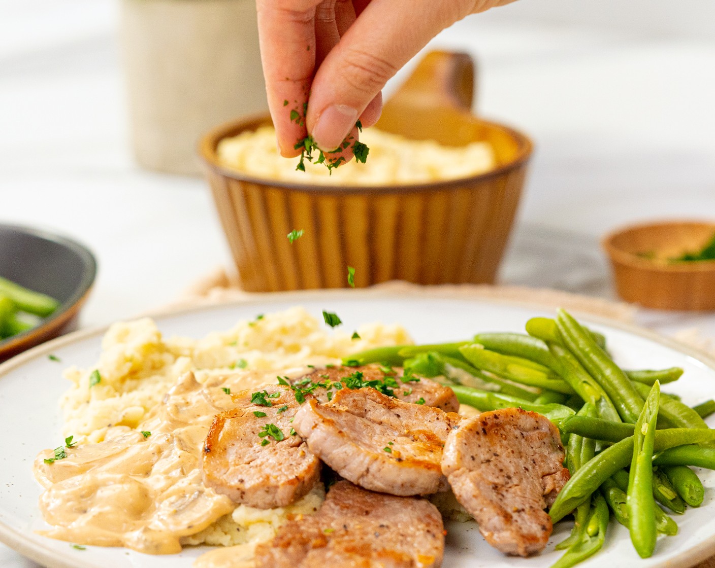 step 6 Serve warm with Mashed Potatoes (to taste) and Green Beans (to taste) if desired. And optionally garnish with Fresh Parsley (to taste).