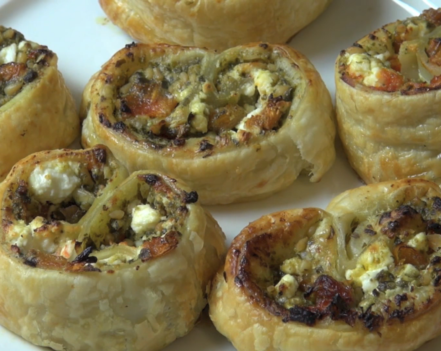5 Ingredient Pesto Pastry Scrolls