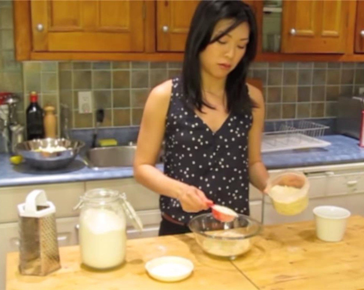 step 4 To make the topping, combine All-Purpose Flour (1/2 cup), Granulated Sugar (4 Tbsp), Brown Sugar (4 Tbsp), Oats (1 cup) and Salt (1 pinch) in a bowl.