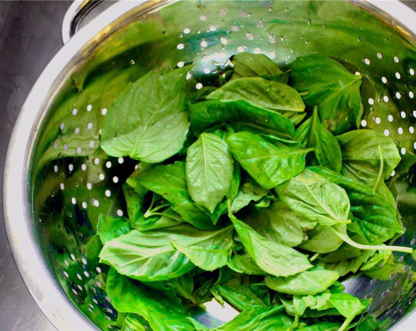 step 2 Rinse, drain and thinly slice the Fresh Basil (1 cup).