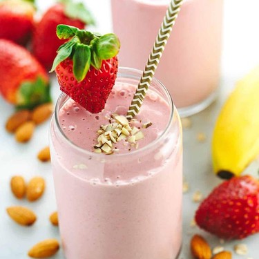 Strawberry Banana Smoothie with Almond Milk Recipe | SideChef
