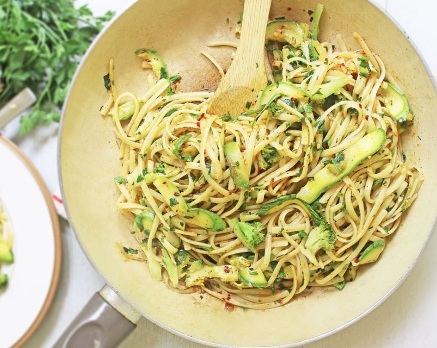 Garlic Linguine with Courgette and Broccoli