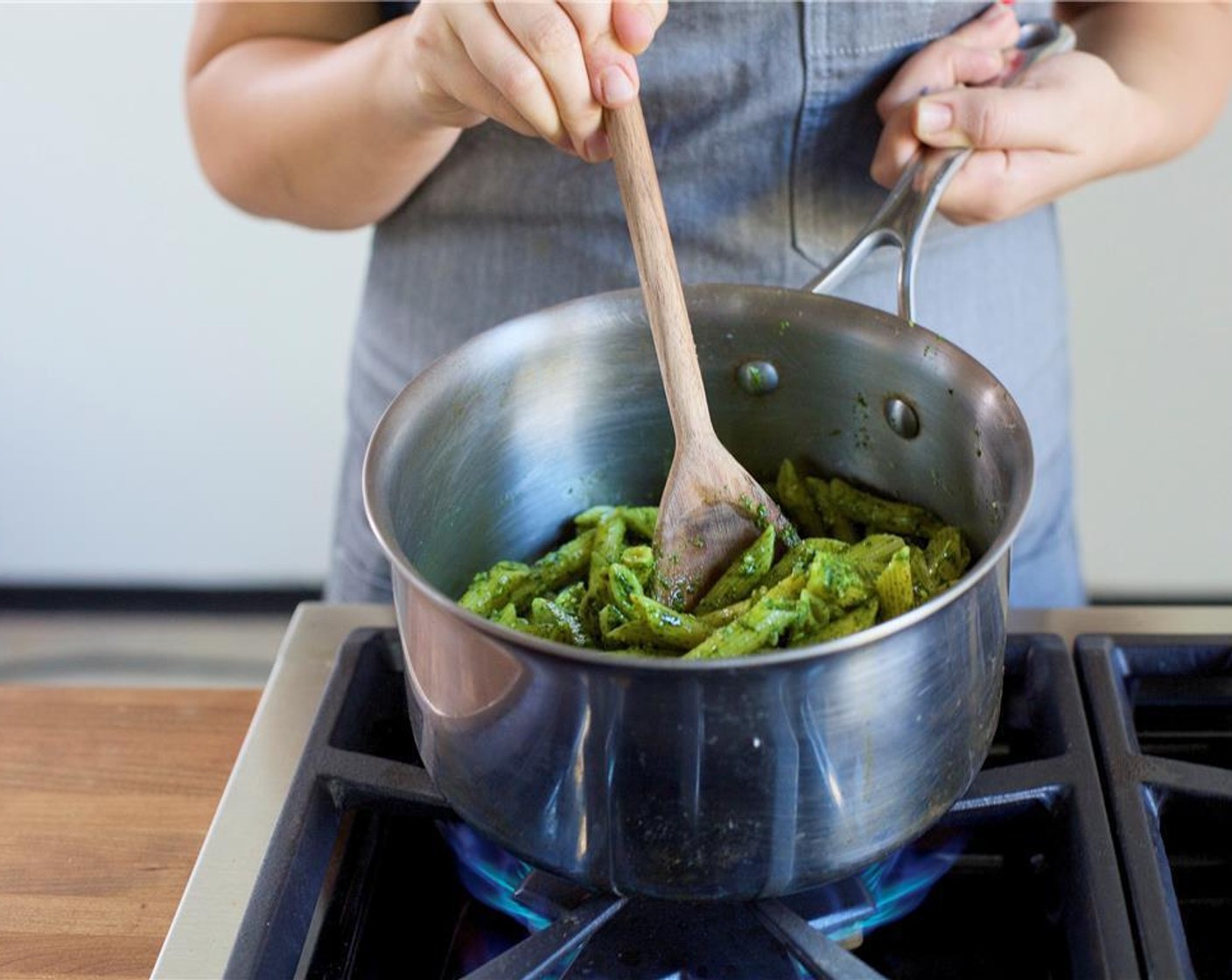 step 6 Toss the pasta evenly with the pesto.