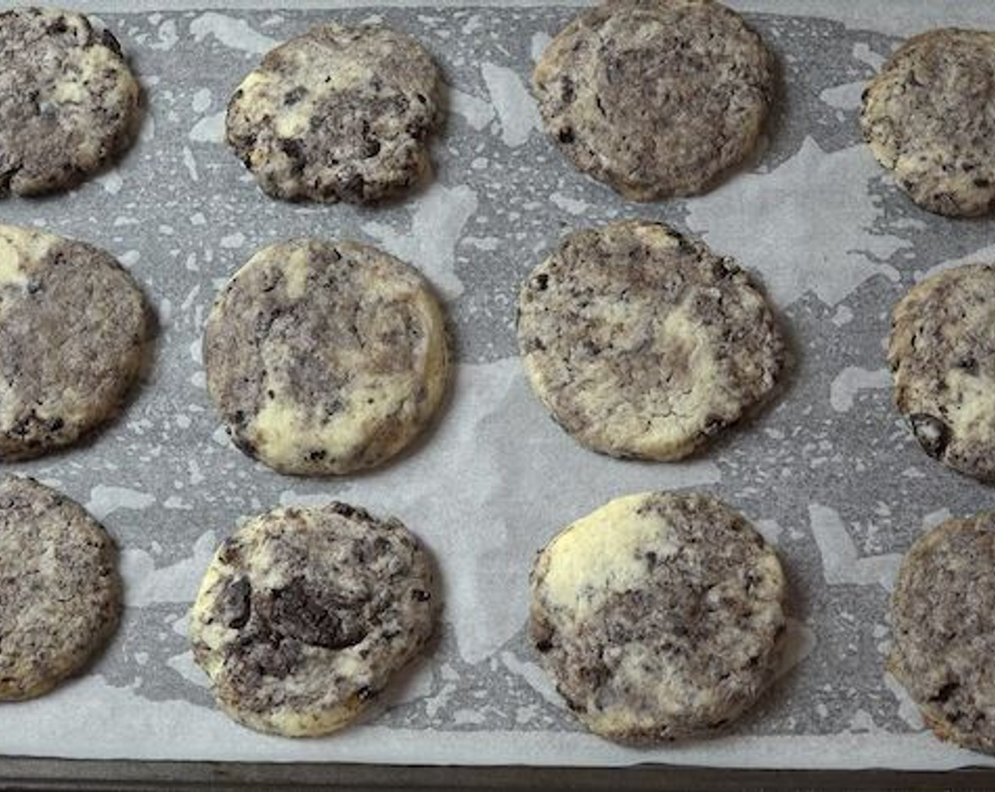 step 8 Remove the cookies from the oven, transfer to a wire rack and let them cool for 5-10 minutes.