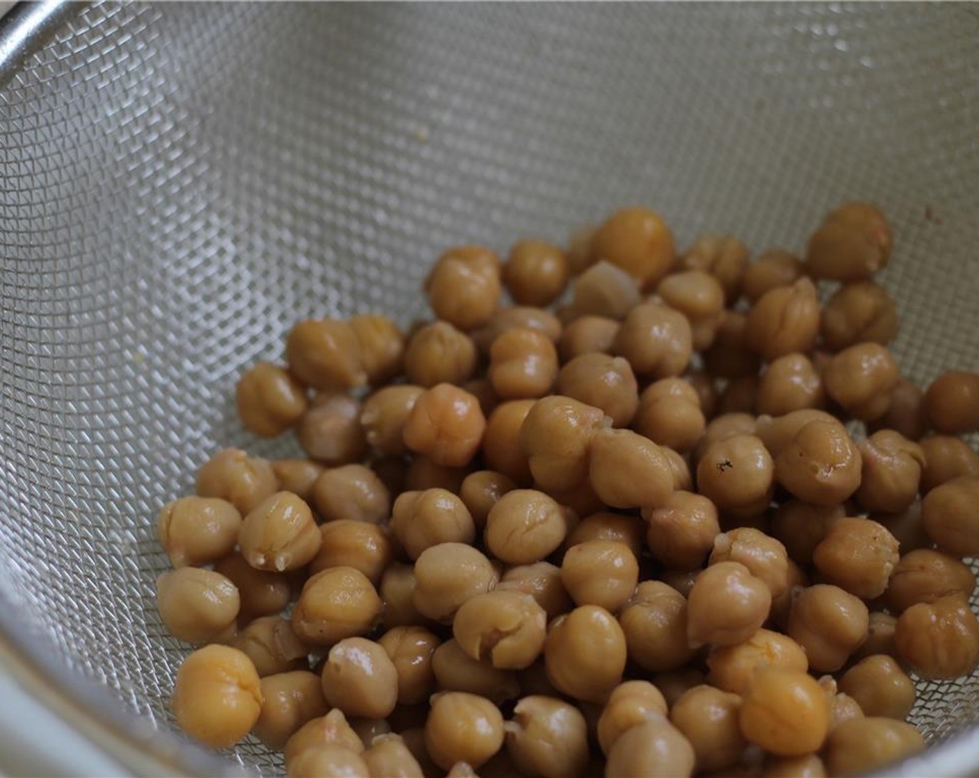 step 2 Drain the GOYA® Chick Peas (2 cups) and lightly rinse through water.