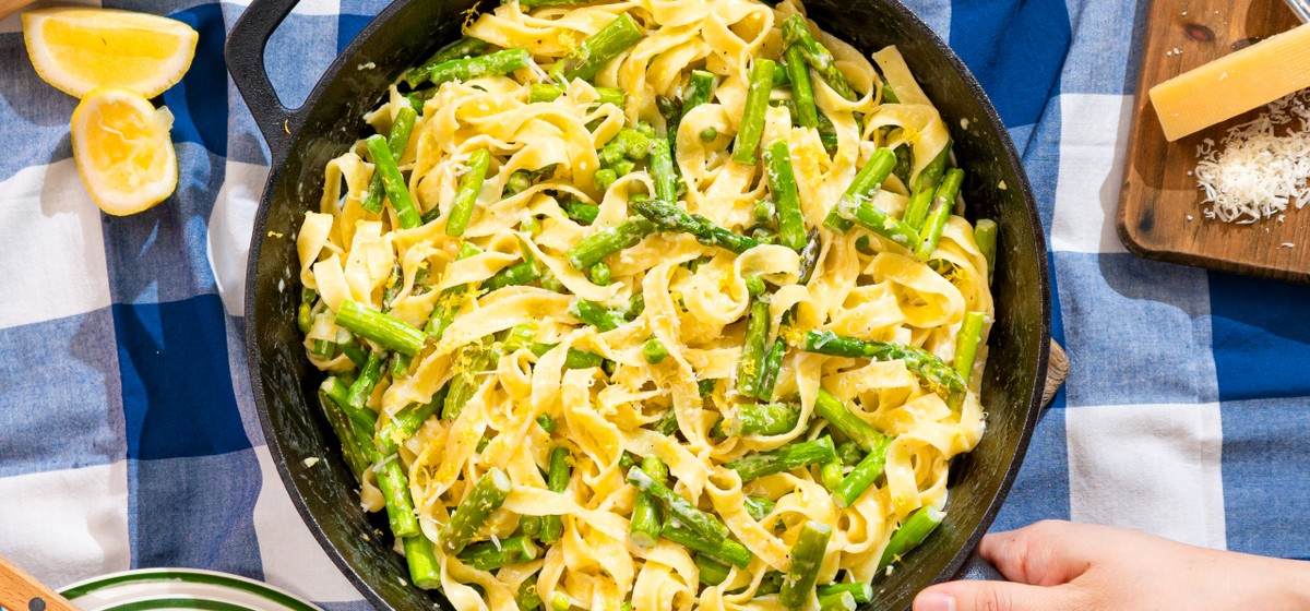 Quick Pea and Asparagus Fettuccine Alfredo Recipe | SideChef