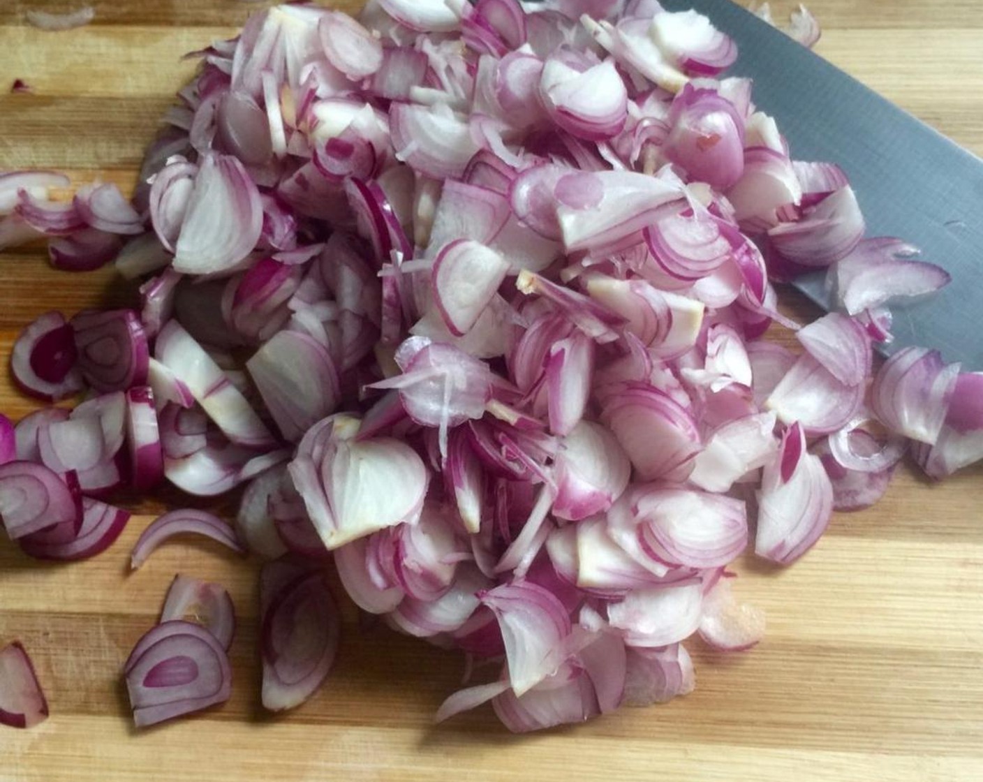 step 2 Drain well. Slice shallots thinly and uniformly (about 2-3mm thickness) to ensure even cooking.
