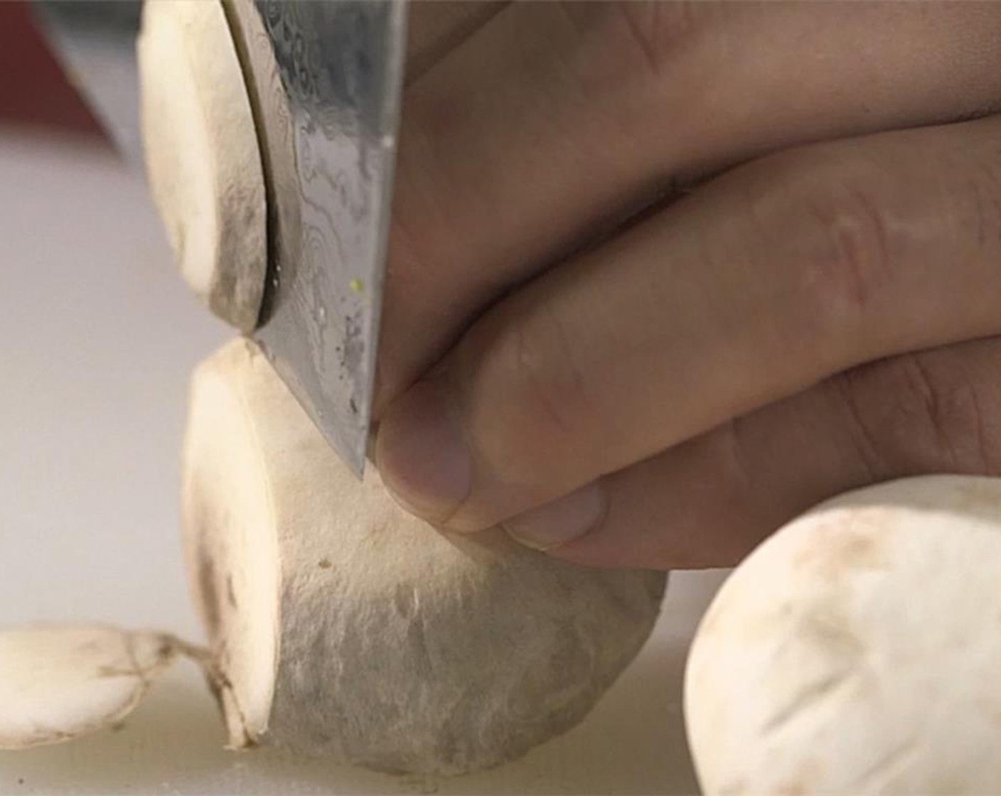 step 2 Thinly slice the Mushrooms (1 1/2 cups) into 0.5 cm slices.