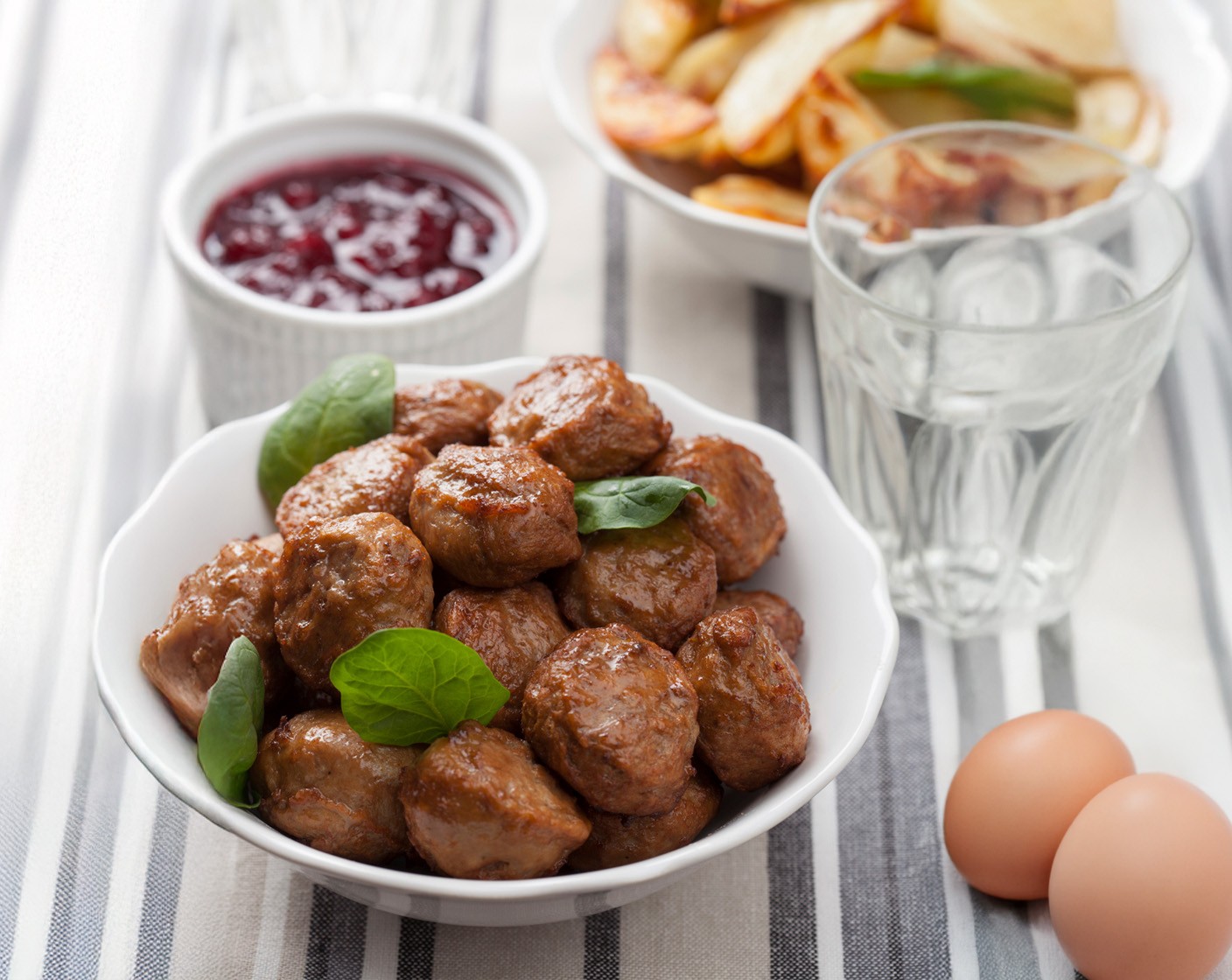 step 7 Annika recommends serving with potatoes, gravy, and cranberry sauce. Enjoy!