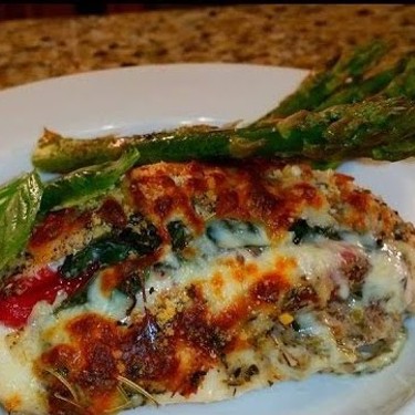 Roasted Red Pepper & Basil Stuffed Chicken Recipe | SideChef