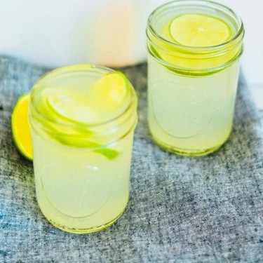 Limeade Champagne Cocktail Recipe | SideChef