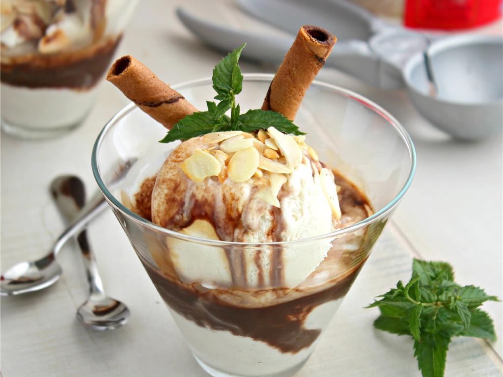 Easy Mocha Affogato Recipe | SideChef