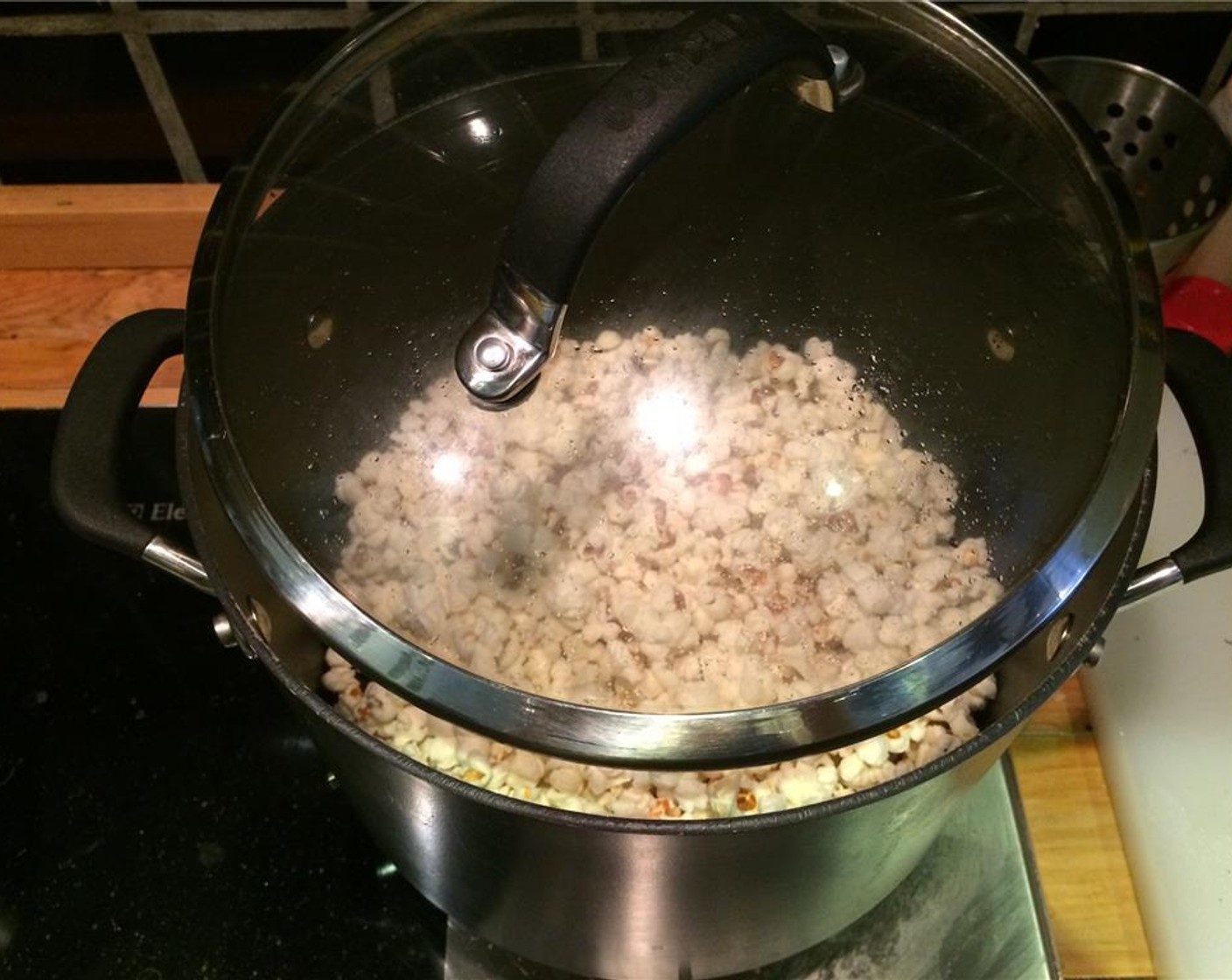 step 8 The kernels will continue to pop. When there is about 2 seconds between popping, it's time to remove the pot from the heat.