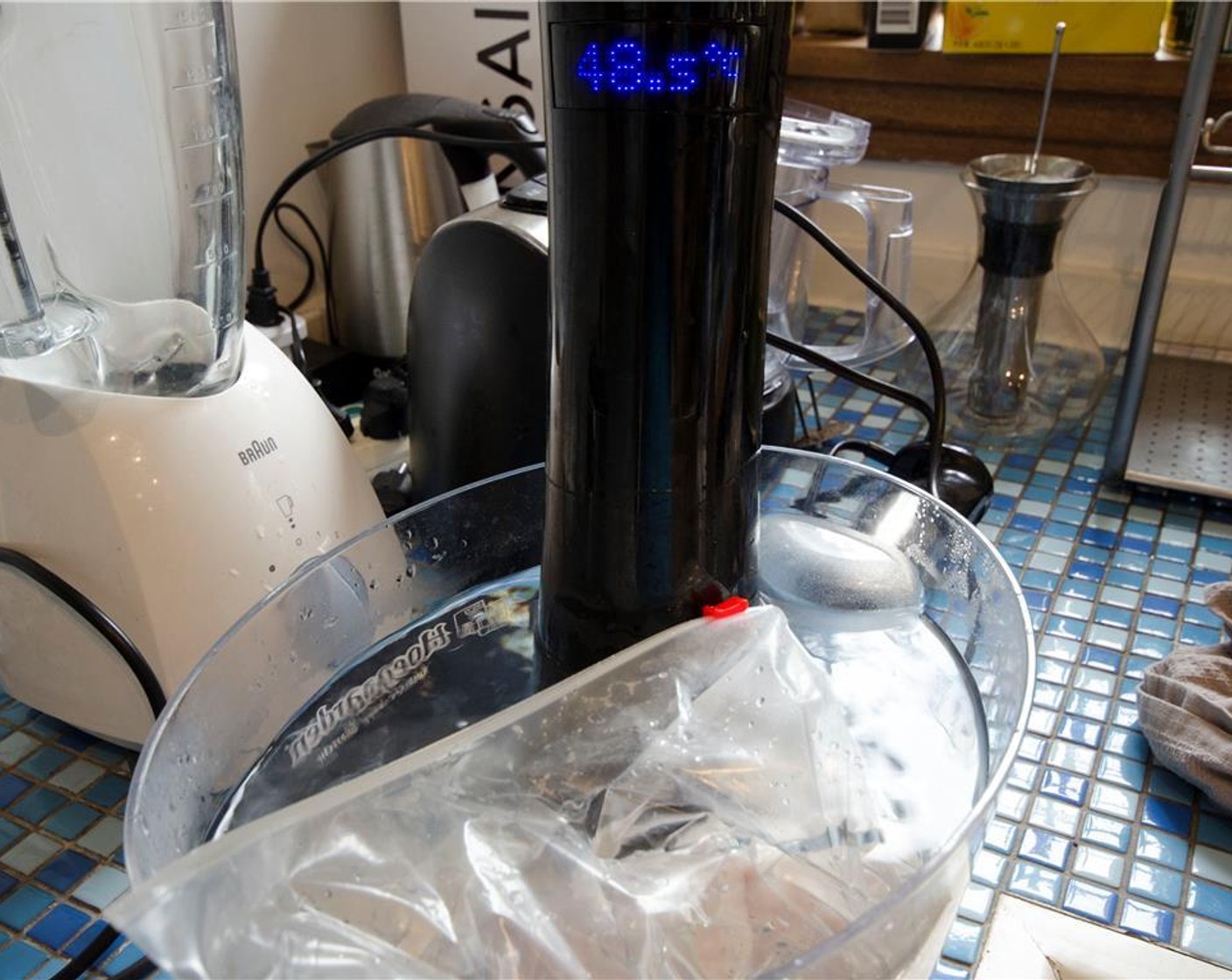 step 8 Preheat sous-vide water bath to 140 degrees F (60 degrees C). Add turkey, and cook for 4 to 5 hours. Remove and run under cool running water, or transfer to an ice bath to chill for five minutes.