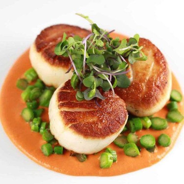Caramelized Scallops with Curried Roasted Red Pepper Coulis Recipe | SideChef