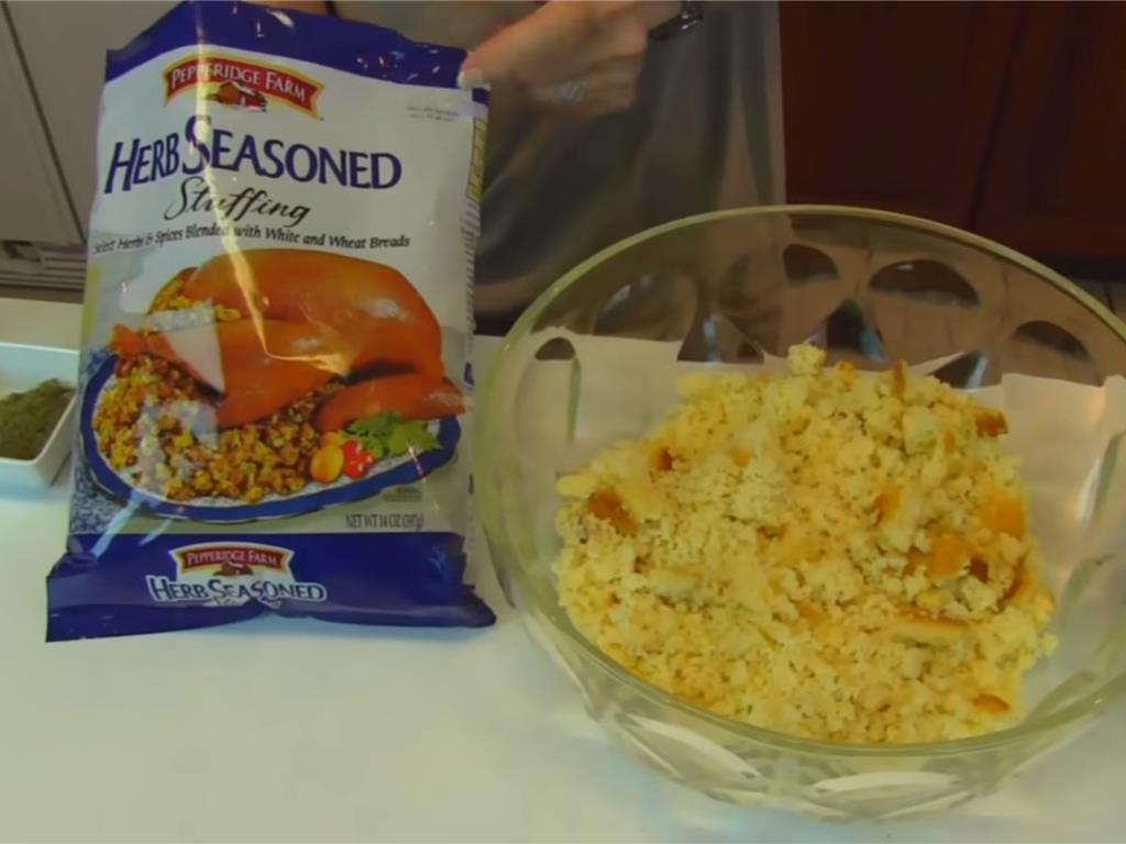 Pecan-Sage Cornbread Dressing