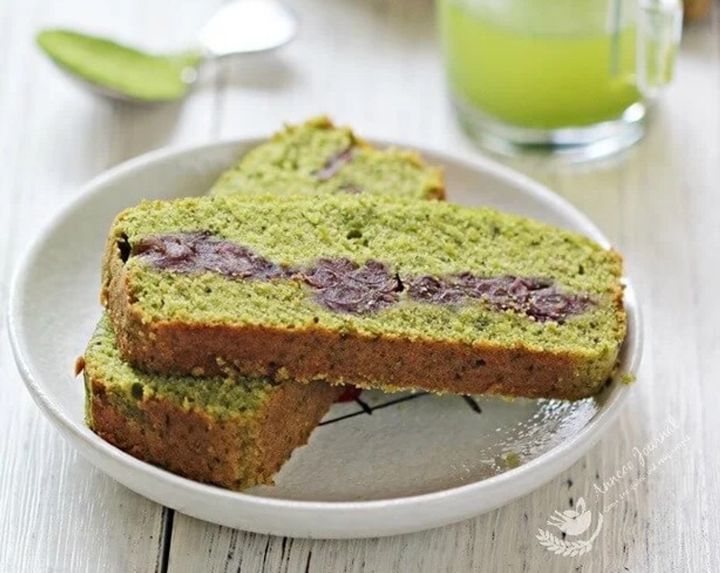 step 7 Remove the cake in loaf pan after baked, then cool the cake completely on wire rack. Lastly dust some matcha powder over the cake before slicing. Serve and enjoy!