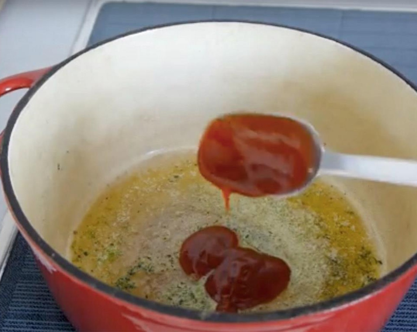 step 2 Melt Butter (1 Tbsp) in a pot. Once the butter has melted, add the rosemary and Sriracha (1 Tbsp) and mix.