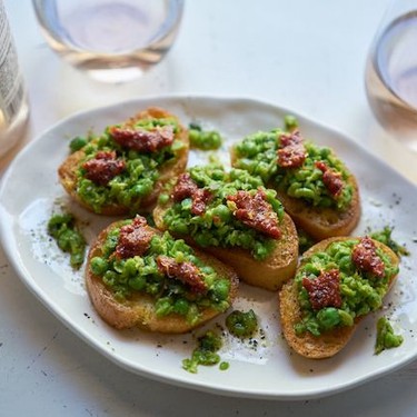 Crostini with Peas, Mint, and Nduja Recipe | SideChef