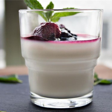 Créme Fraîche Panna Cotta with Berry Compote Recipe | SideChef