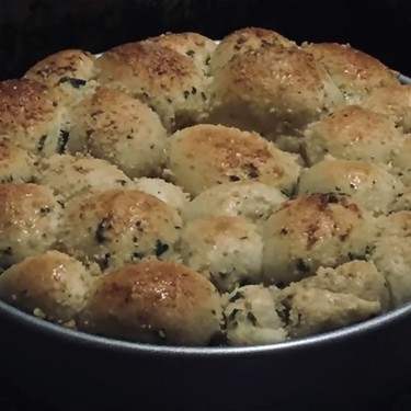Easy Pull-Apart Garlic Bread Recipe | SideChef