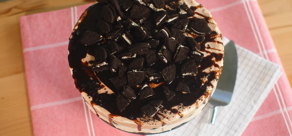 Vegan No-Bake Peanut Butter Oreo Cake Recipe | SideChef