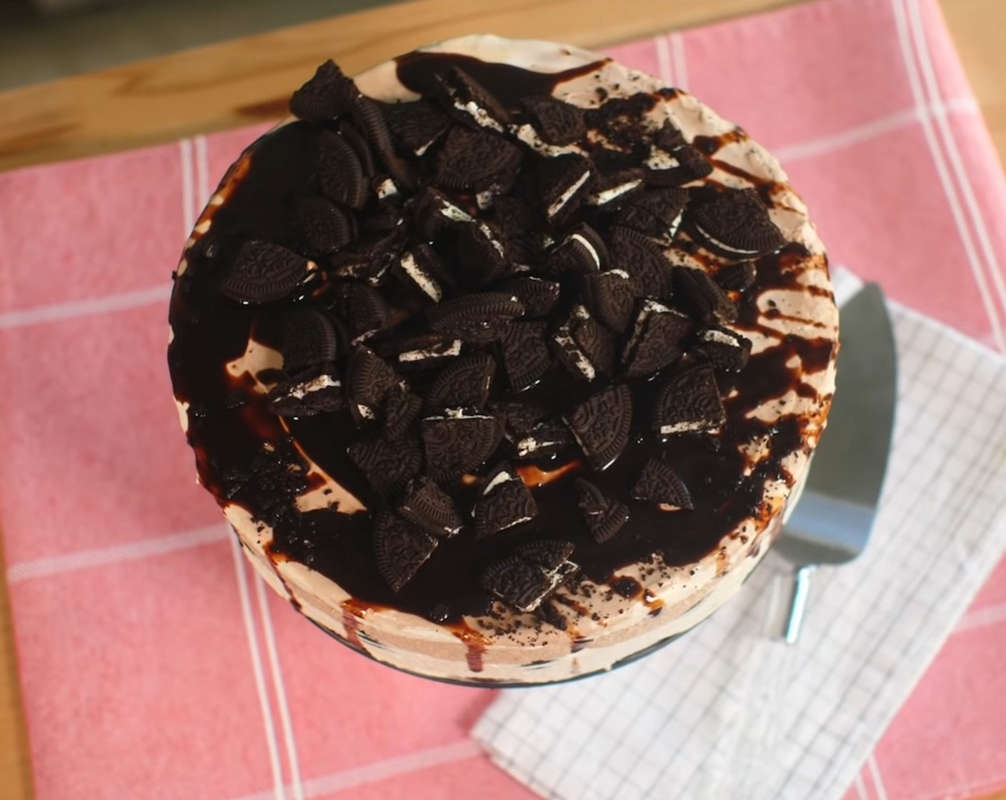 Vegan No-Bake Peanut Butter Oreo Cake