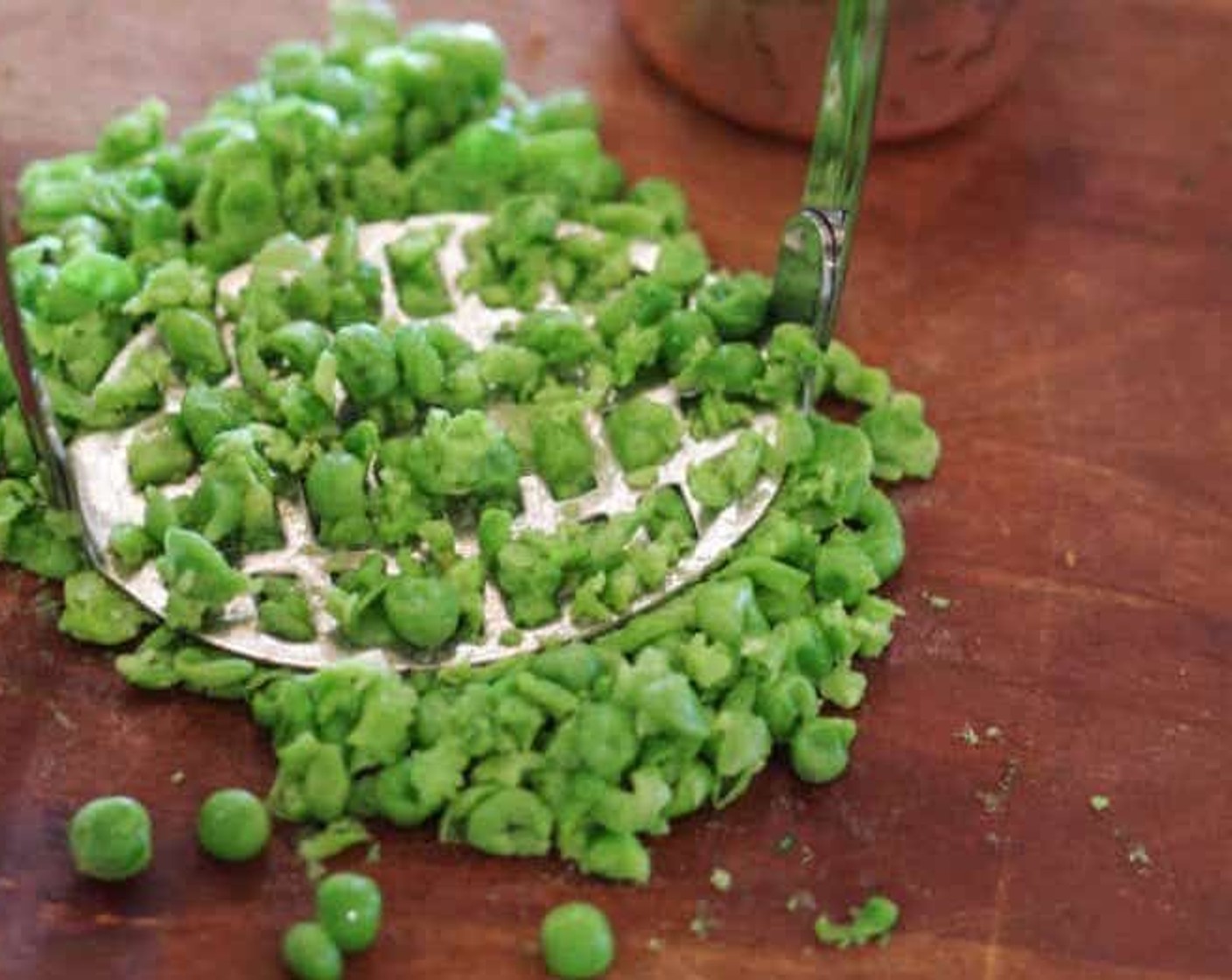 step 7 Mash 1/2 cup of the peas and add them to the roux.