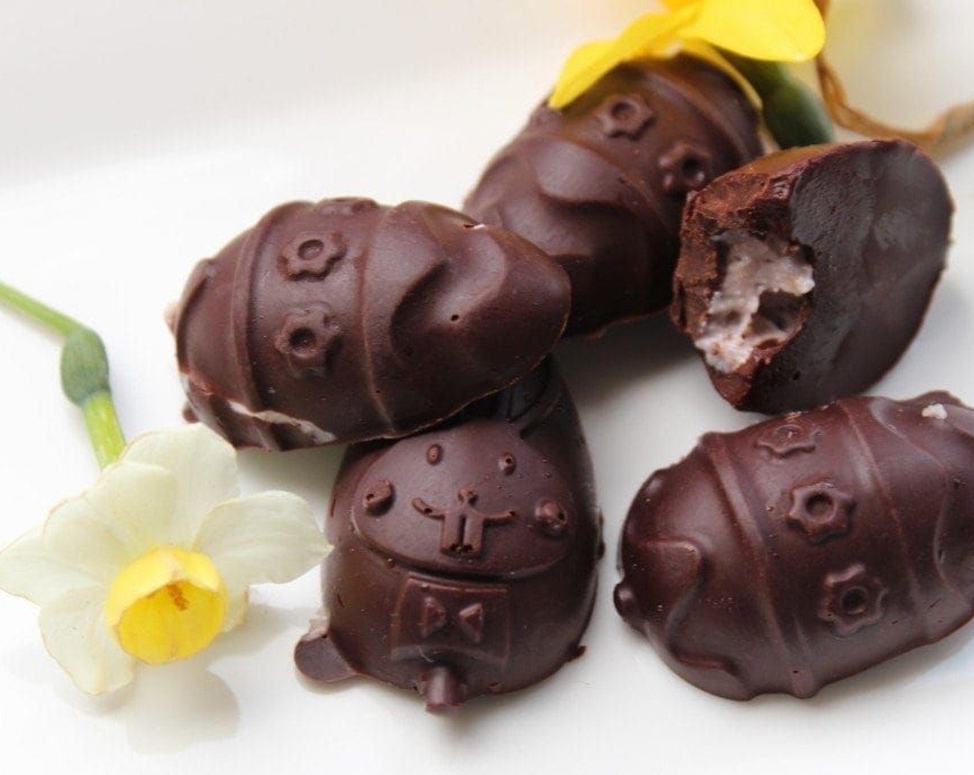 Homemade Dark Chocolate Easter eggs