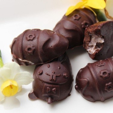Homemade Dark Chocolate Easter eggs Recipe | SideChef