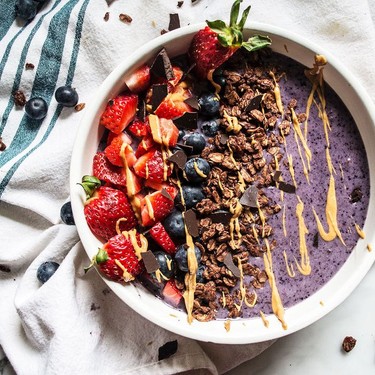 Blueberry Breakfast Bowl with Granola Recipe | SideChef