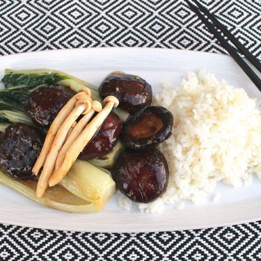 Black Mushrooms, Seafood Mushrooms, and Bok Choy in Oyster Sauce Recipe | SideChef