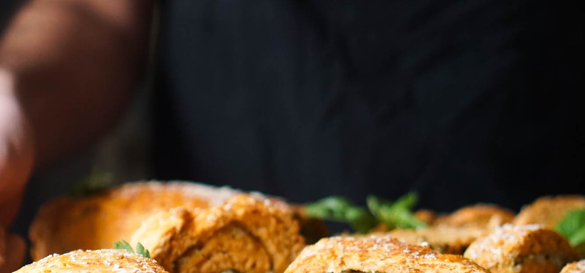 Tomato & Spinach Bread Roulade Recipe | SideChef