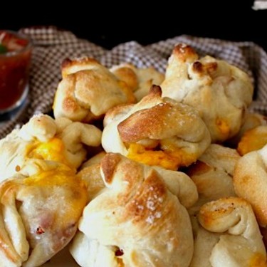 Cheesy Bacon Pretzel Knots Recipe | SideChef