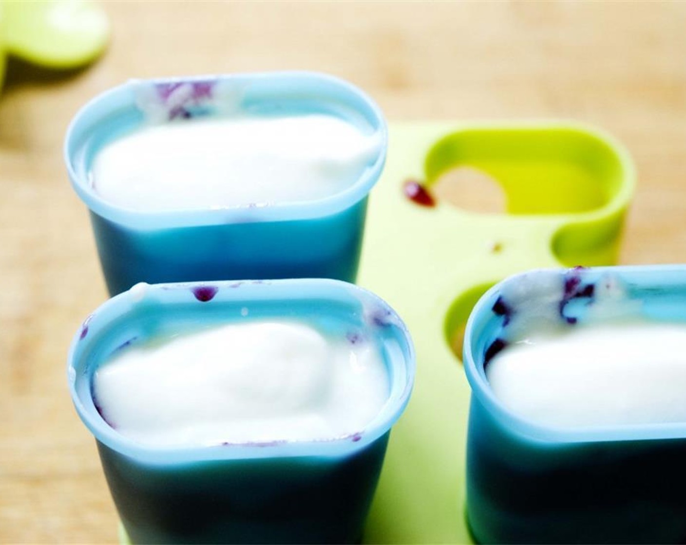 step 5 Finish up with one last tablespoon of yogurt. Then close them and put them in the freezer for at least 3-4 hours.