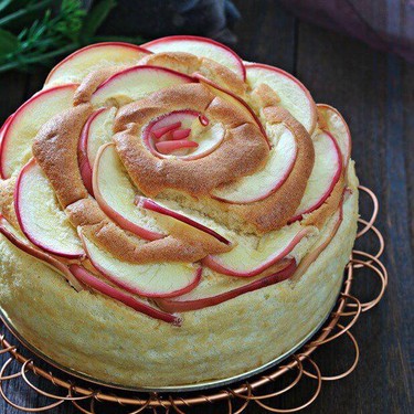 Apple Rose Chiffon Cake Recipe | SideChef