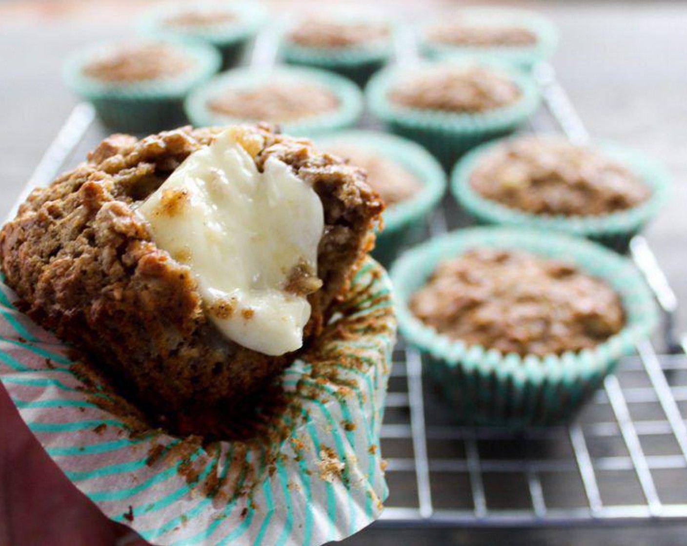 Fresh Apple Oatmeal Muffins