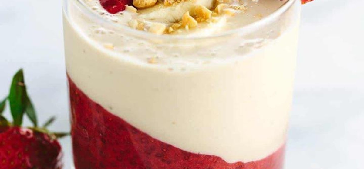Peanut Butter and Strawberry Chia Jelly Smoothie Recipe | SideChef