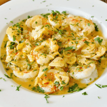 Garlic Shrimp with Saffron and White Wine Recipe | SideChef