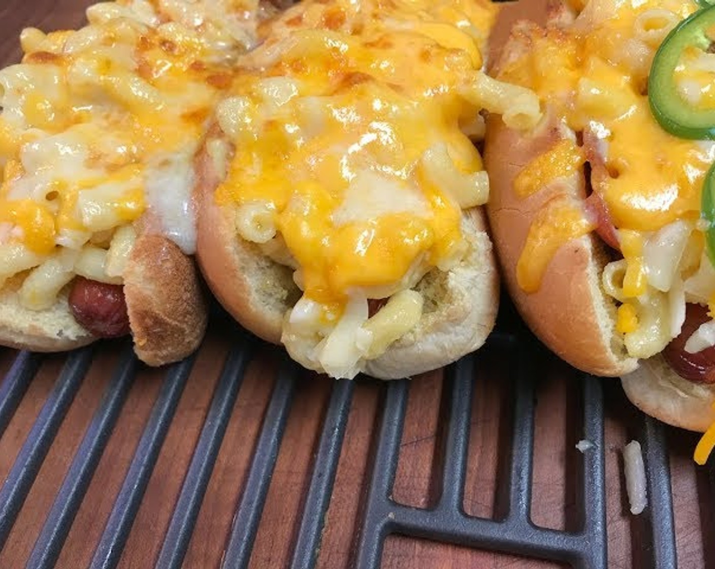 Jalapeño Bacon Mac and Cheese Dog